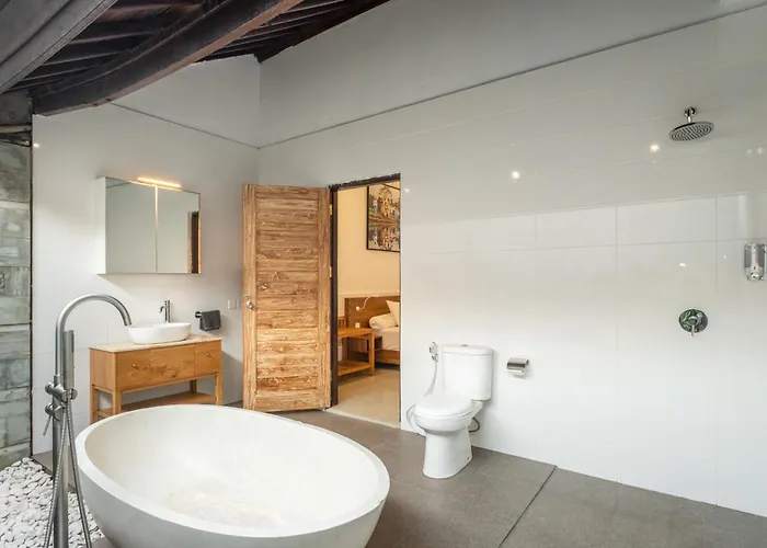 2 Bedroom Villa With Private Pool In Seminyak Bali With Bbq *